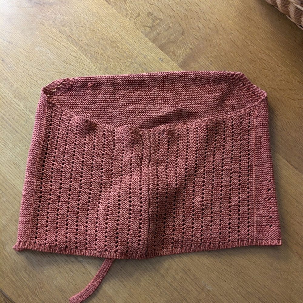 3/$15 Active USA Knit Halter Top in Rust Orange Large - Picture 2 of 6